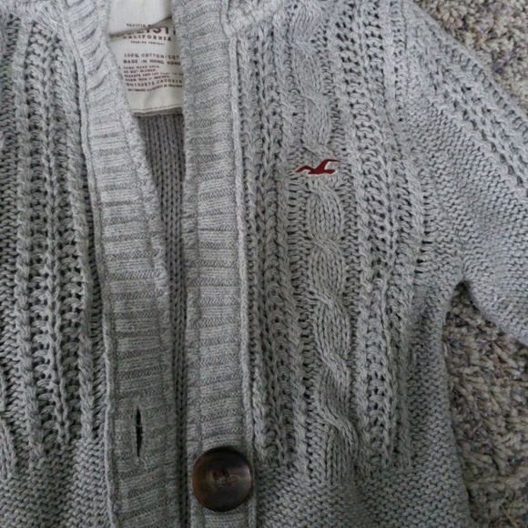 Hollister grey cardigan w/ quarter length sleeves - Picture 2 of 4